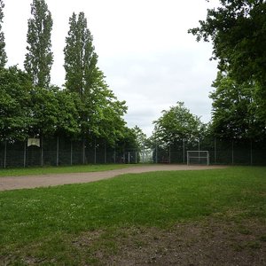 Bolzplatz Maustal (Mai 2014, KB)