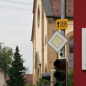Schlossstraße ist auch B39 (Aug. 2014, UM)