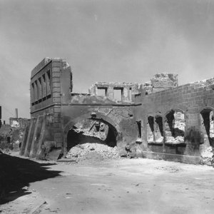 Gebäude Kirchhöfle 1 zerstört (nach 1944, StadtA HN)