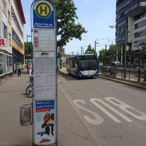 Stadtbus-Haltestellenschild (Juni 2014, FL)