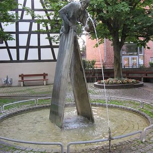 Der Dachreiter-Brunnen (Juni 2011, RSch)