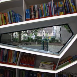 Fahrbibliothek-Fenster (2013, VN)