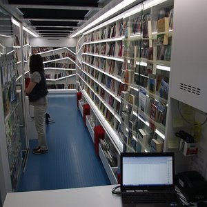 Innenansicht Fahrbibliothek (2013, VN)