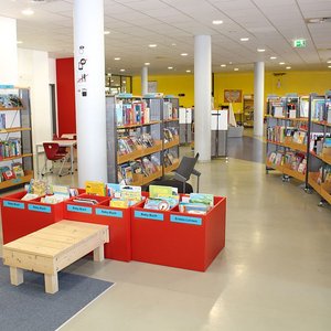 Kinderbibliothek (Dez. 2015, VN)