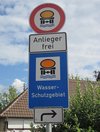 Hinweisschild Wasserschutzgebiet Fahrzeuge (Juni 2011, RSch)