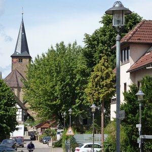 Ortsansicht mit Albankirche (Juni 2014, KB)