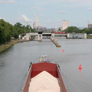 Einfahrt Kanalhafen (Mai 2014, VN)