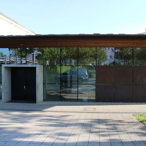Eingang Sporthalle (Mai 2017, VN)
