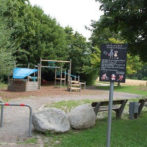 Blauer Spielplatz (Juli 2014, EK)